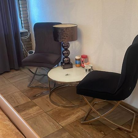 Private Room In The Centre Of 提耳堡 外观 照片